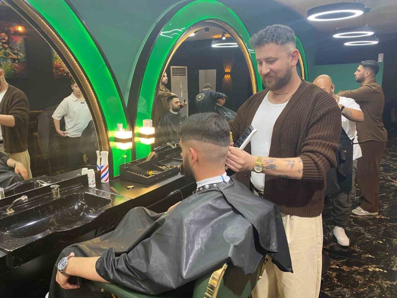 Aydın’da berberler, kuaförler ve güzellik salonları tam kapasiteyle hizmet verecek