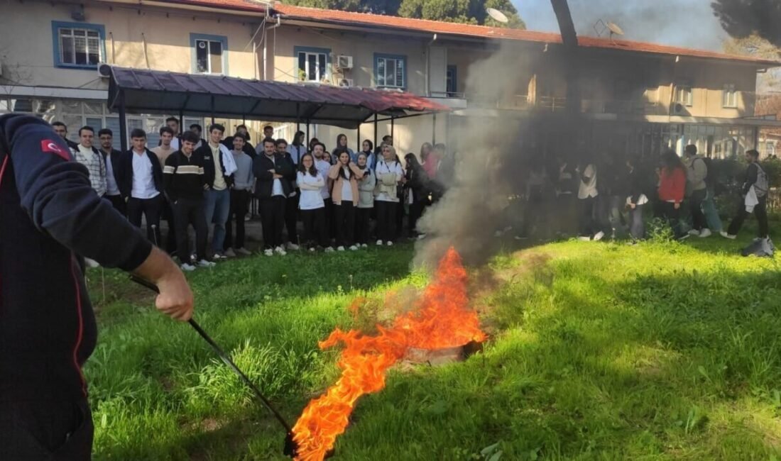 Aydın Büyükşehir Belediyesi İtfaiye Daire Başkanlığı ekipleri tarafından Aydın Adnan