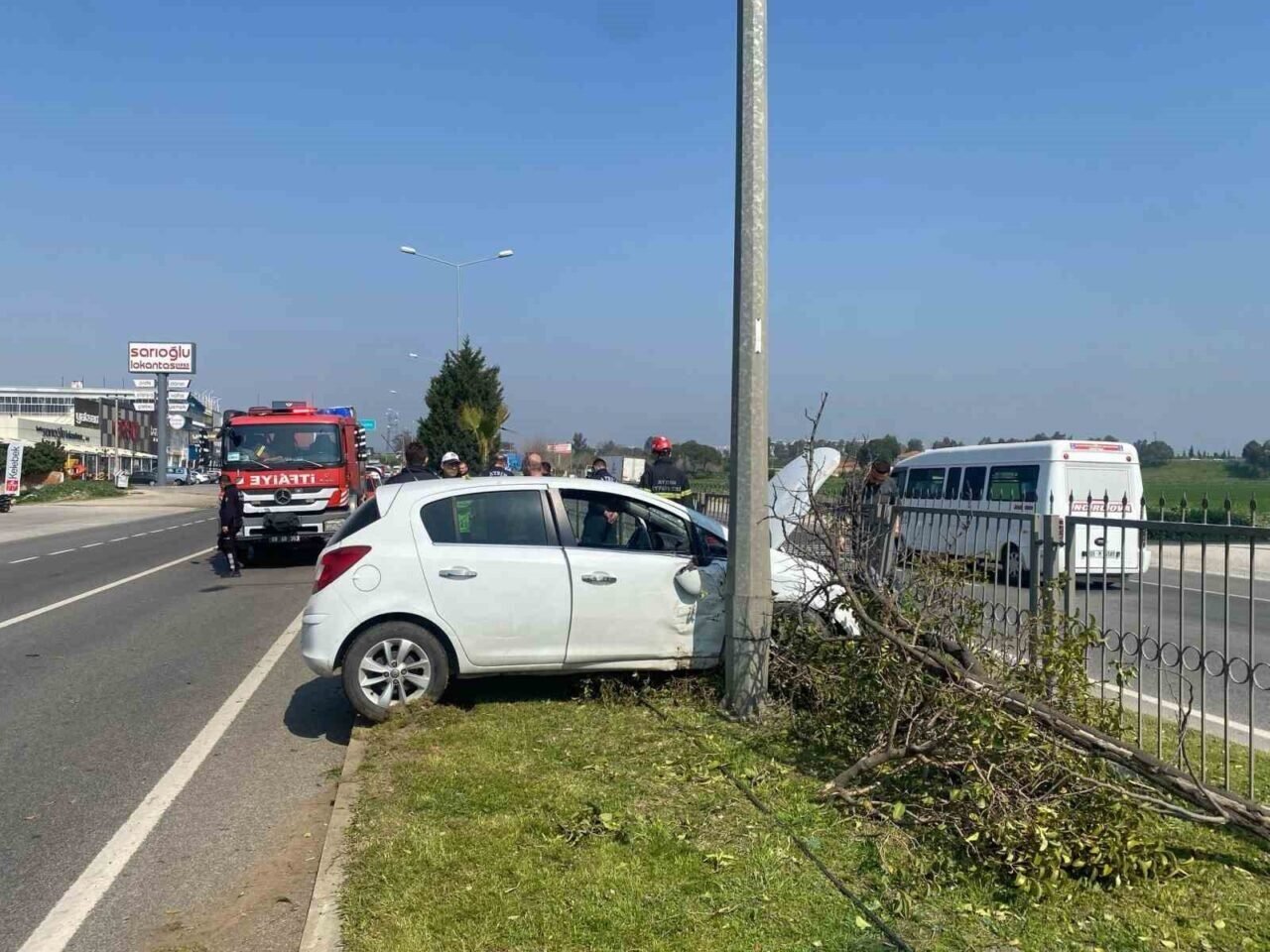 Aydın’da otomobil refüje çıktı: 1 yaralı