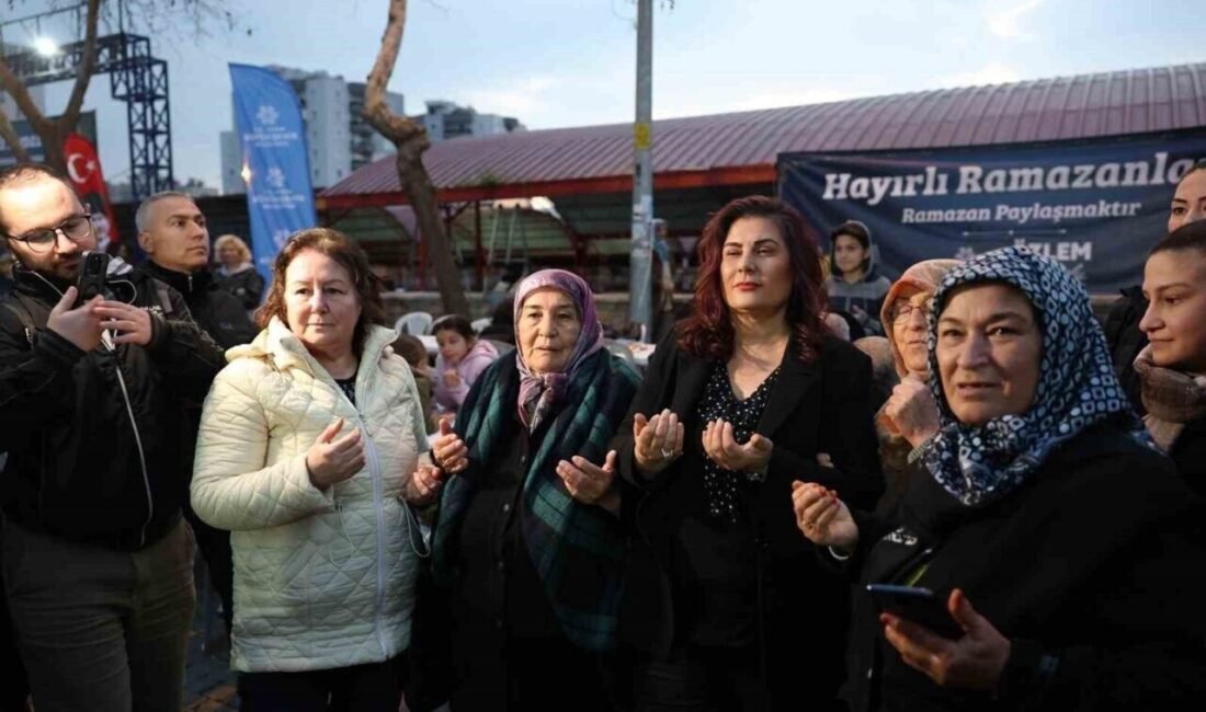 Aydın Büyükşehir Belediyesi, kentin dört bir yanında vatandaşları iftar sofralarında