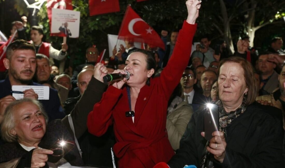 Başkan Özalper: “Demokrasiye sahip çıkmak isteyen herkesi sandığa bekliyoruz” Cumhuriyet Halk Partisi (CHP) Manisa İl Başkanı İlksen Özalper, parti