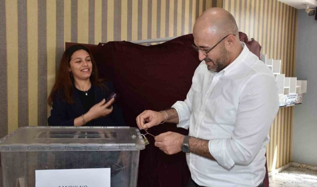 Cumhuriyet Halk Partisi’nin (CHP) cumhurbaşkanı adayı ön seçiminde eşi Saliha