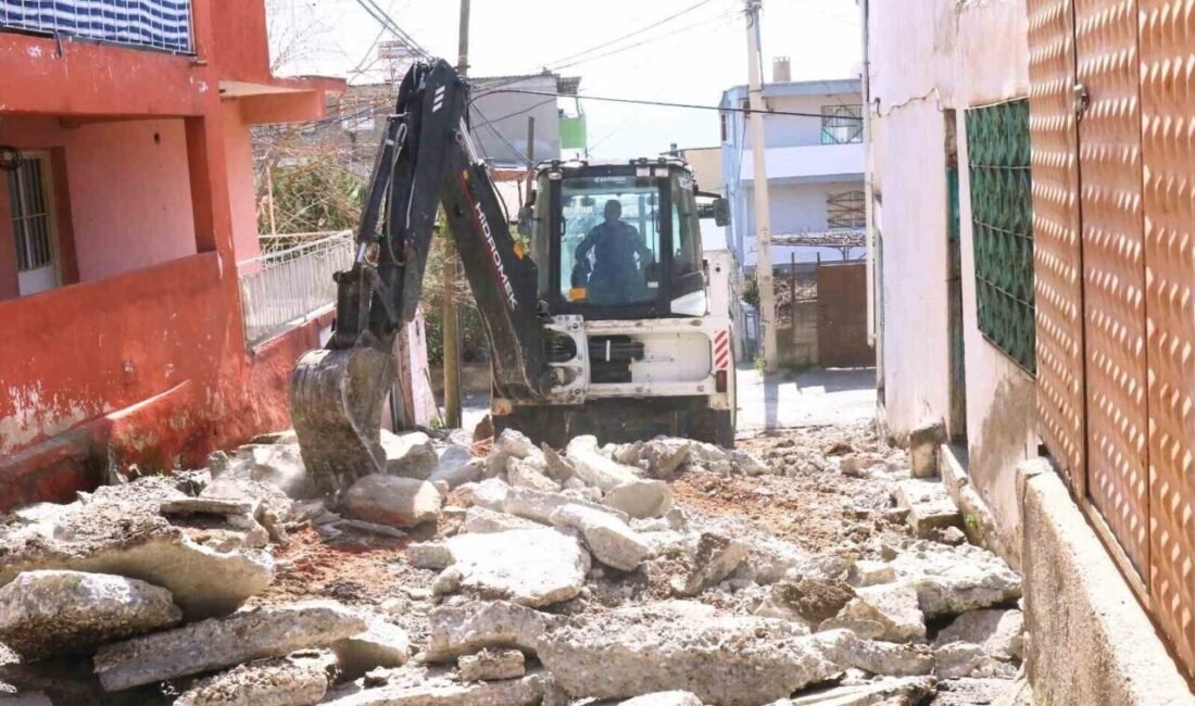 Bayraklı Belediyesi Fen İşleri Müdürlüğü ekipleri, vatandaşlardan gelen talepleri dikkate