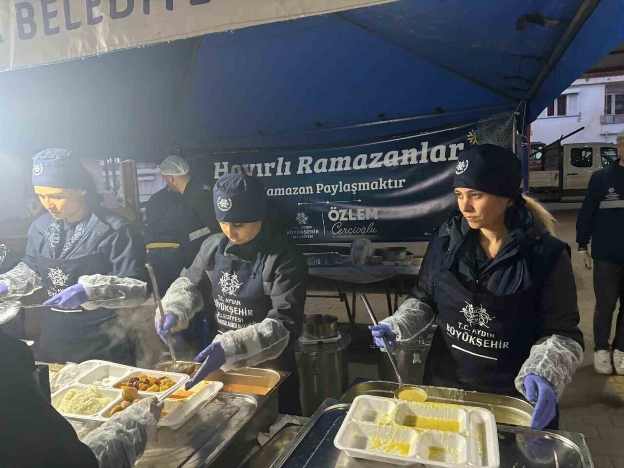 Bozdoğanlılar ilk iftarı Büyükşehir sofrasında açtı Bozdoğanlılar ilk iftarı Büyükşehir sofrasında açtı