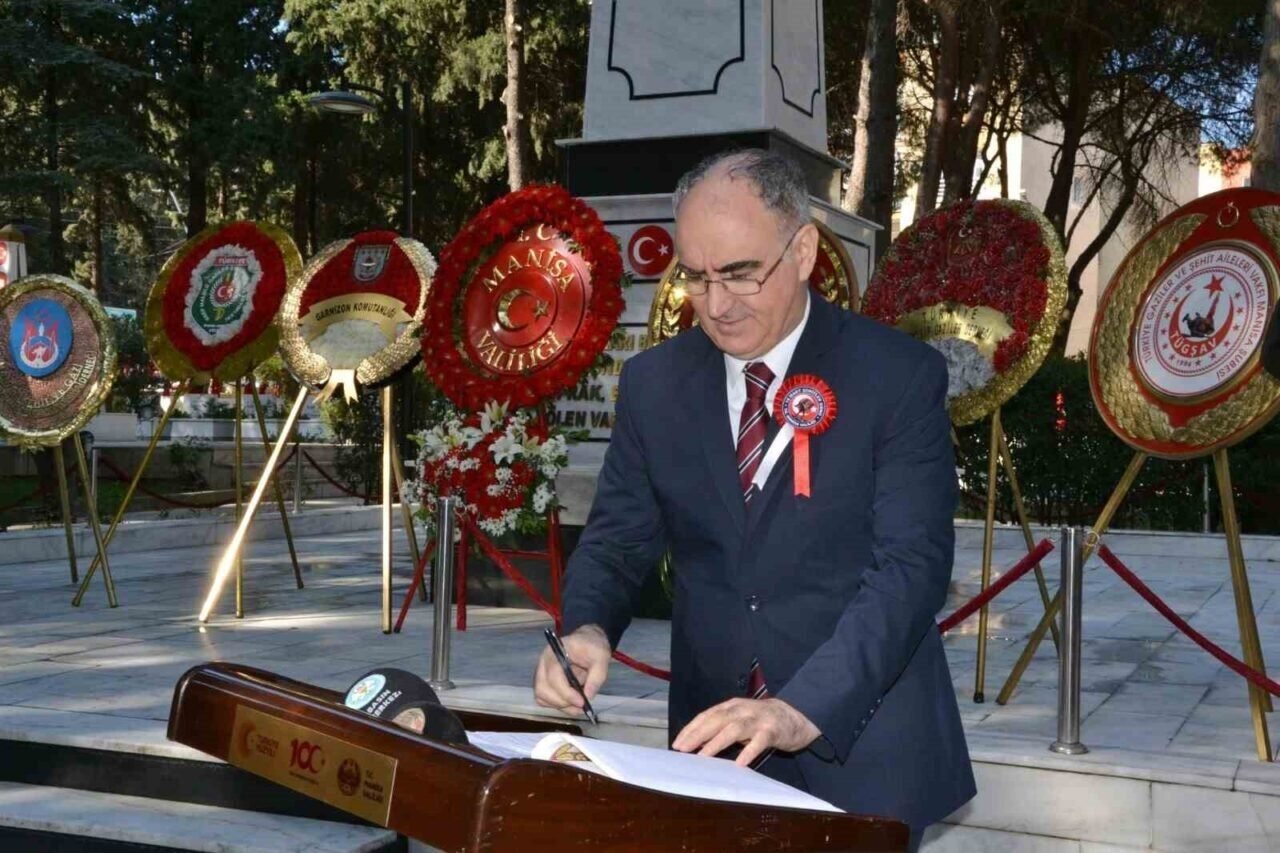 Büyük zaferin yıldönümünde şehitler anıldı