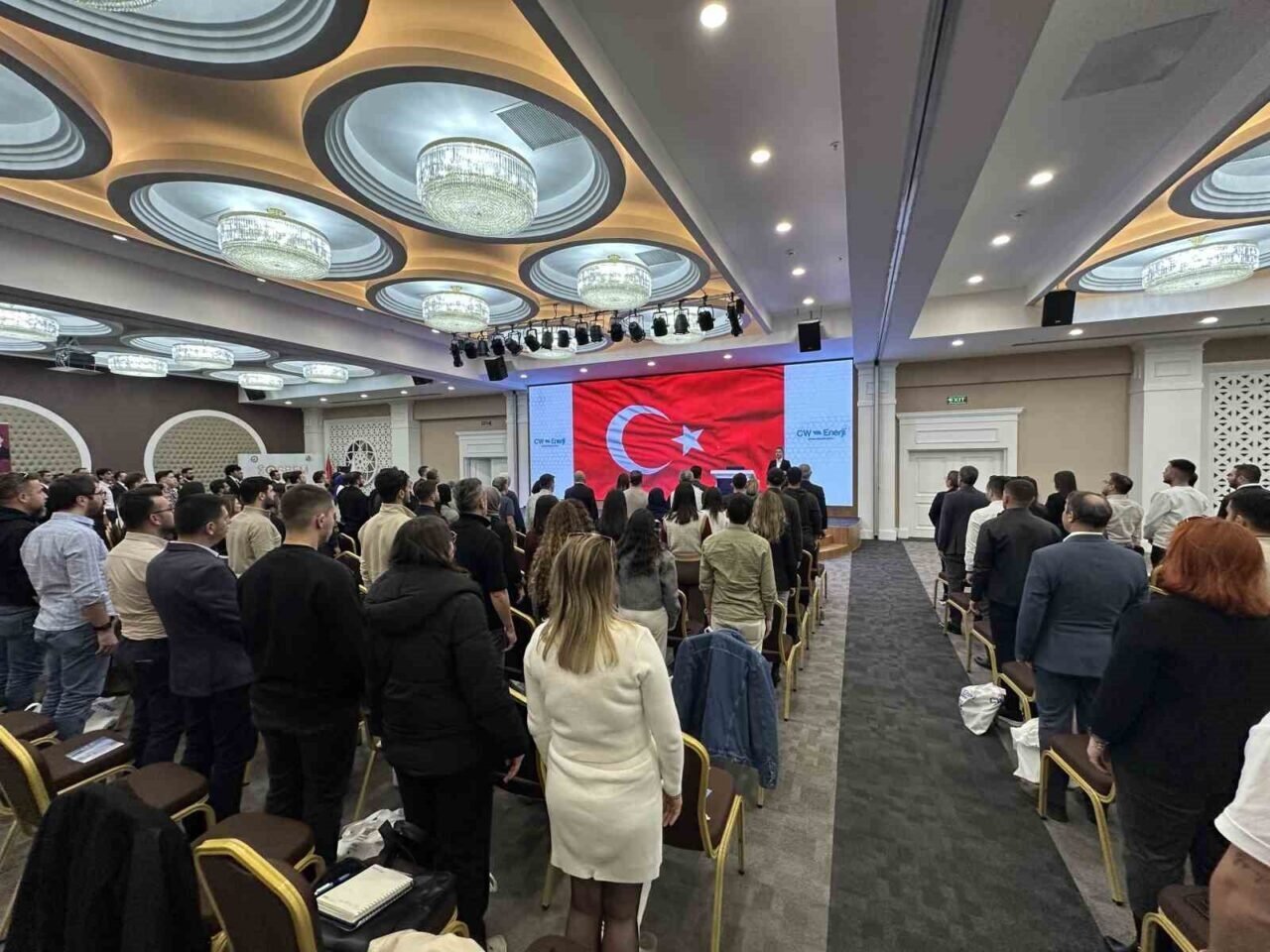 CW Enerji satış noktalarıyla bir araya geldi