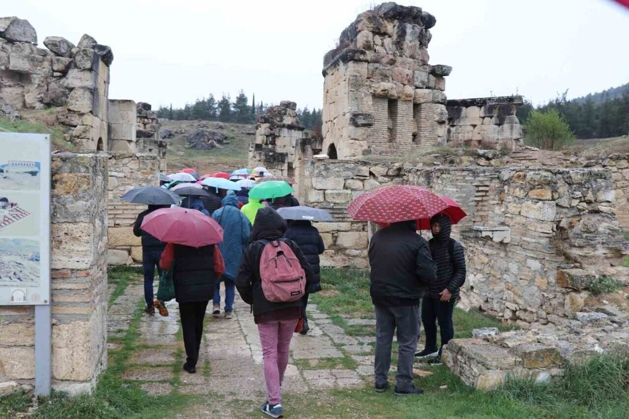 Denizli inanç turizmi kapsamında 170 İtalyan Katolik din insanını ağırladı