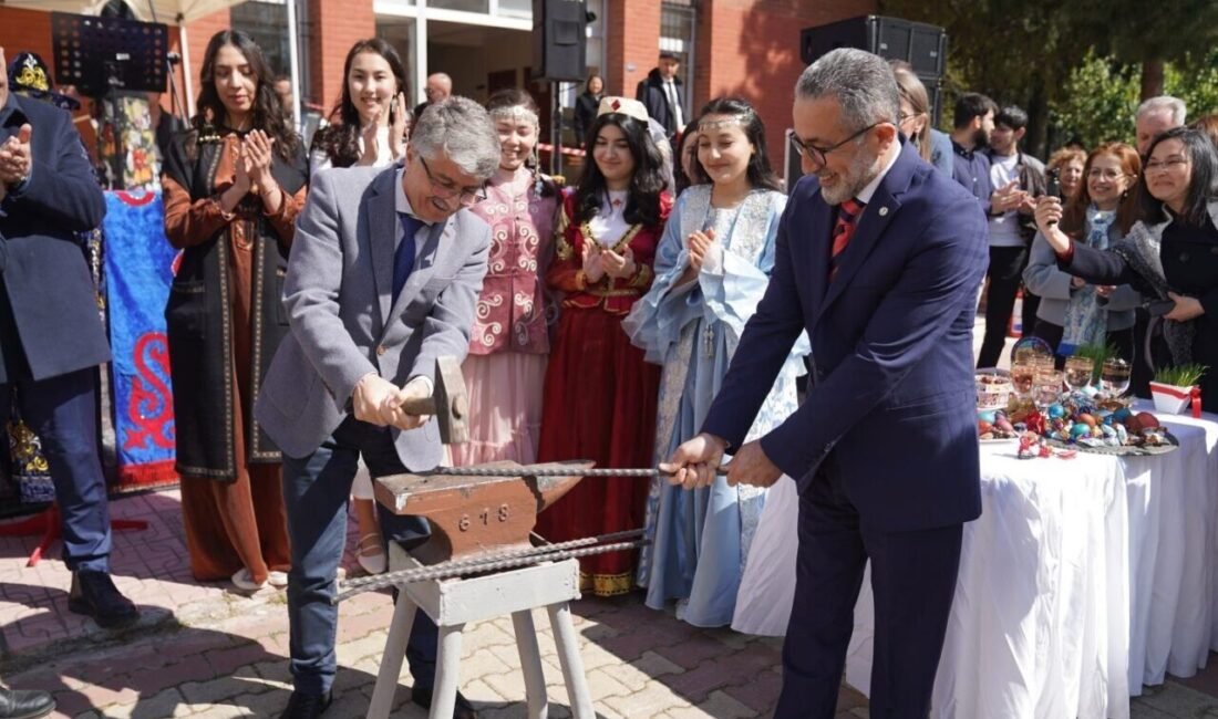 Baharın gelişini müjdeleyen Nevruz Bayramı, Ege Üniversitesi(EÜ) Türk Dünyası Araştırmaları