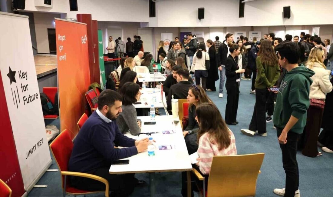 Öğrencilerine ve mezunlarına en iyi iş fırsatlarını sunmak hedefiyle çalışmalarını