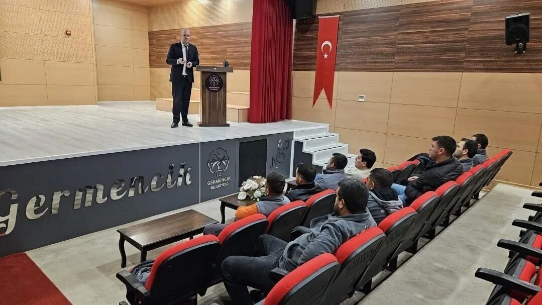 Germencik Belediyesi yaz hazırlıkları kapsamında ilaçlama ekiplerine vektörle mücadele eğitimi
