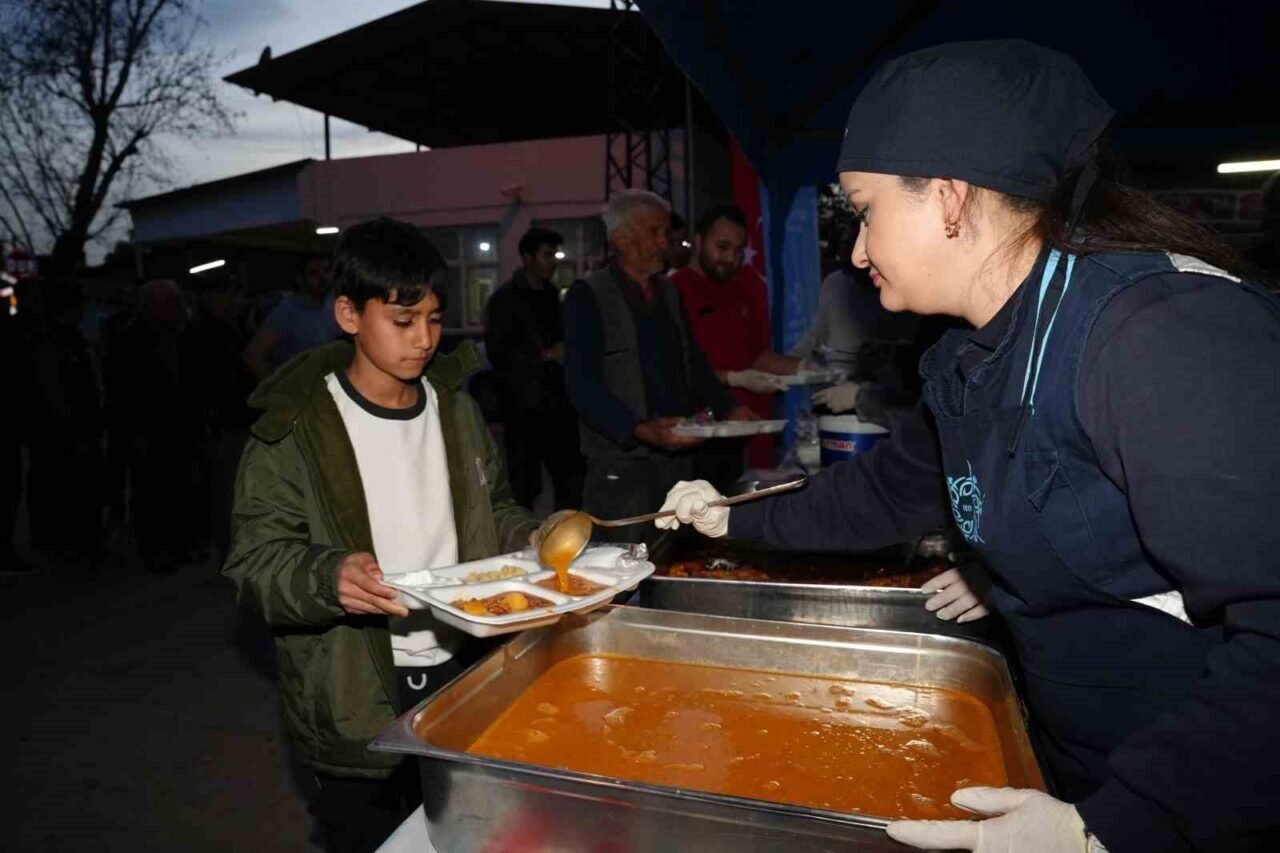 Güzelköylüler Büyükşehir’in iftarında buluştu