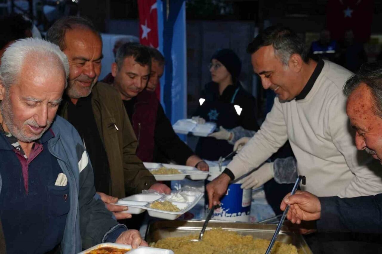 Güzelköylüler Büyükşehir’in iftarında buluştu