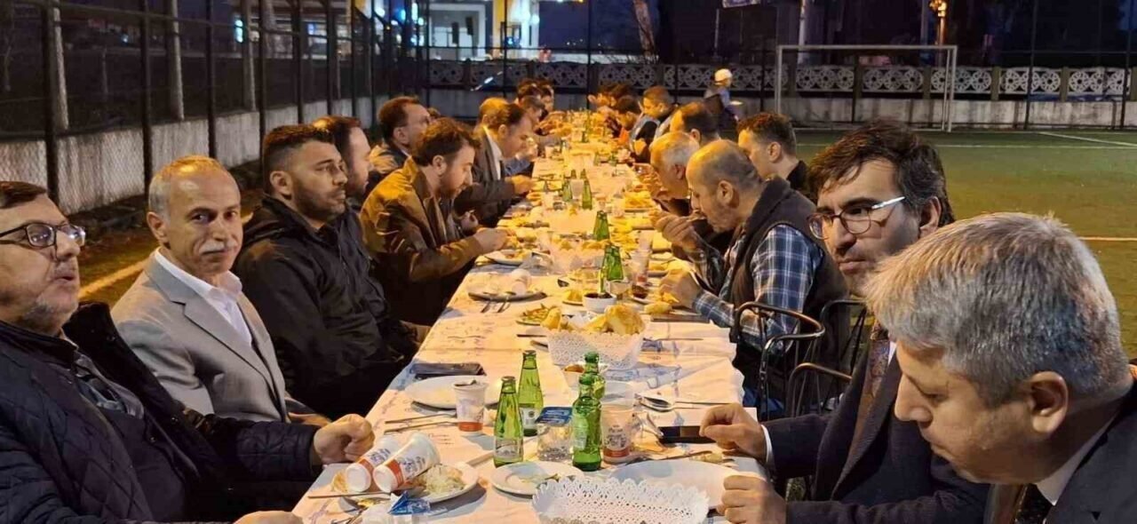 İş İnsanları hafızlar ile iftarda buluştu