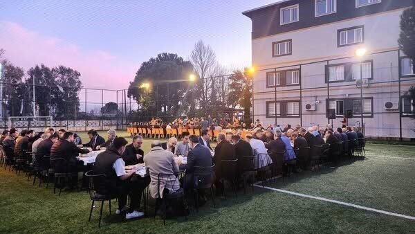 İş İnsanları hafızlar ile iftarda buluştu