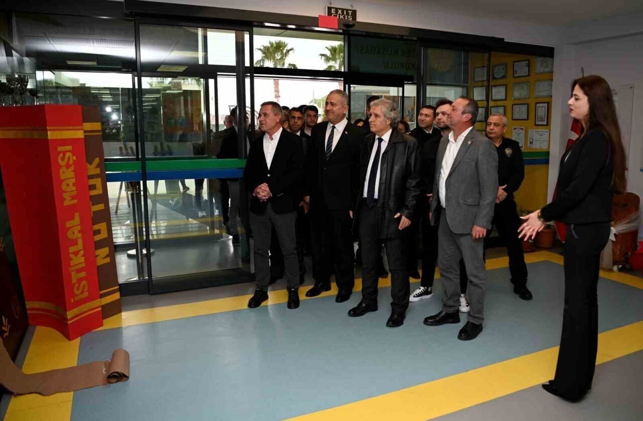 İstiklal Marşı’nın 104’üncü yıldönümü Kuşadası’nda kutlandı