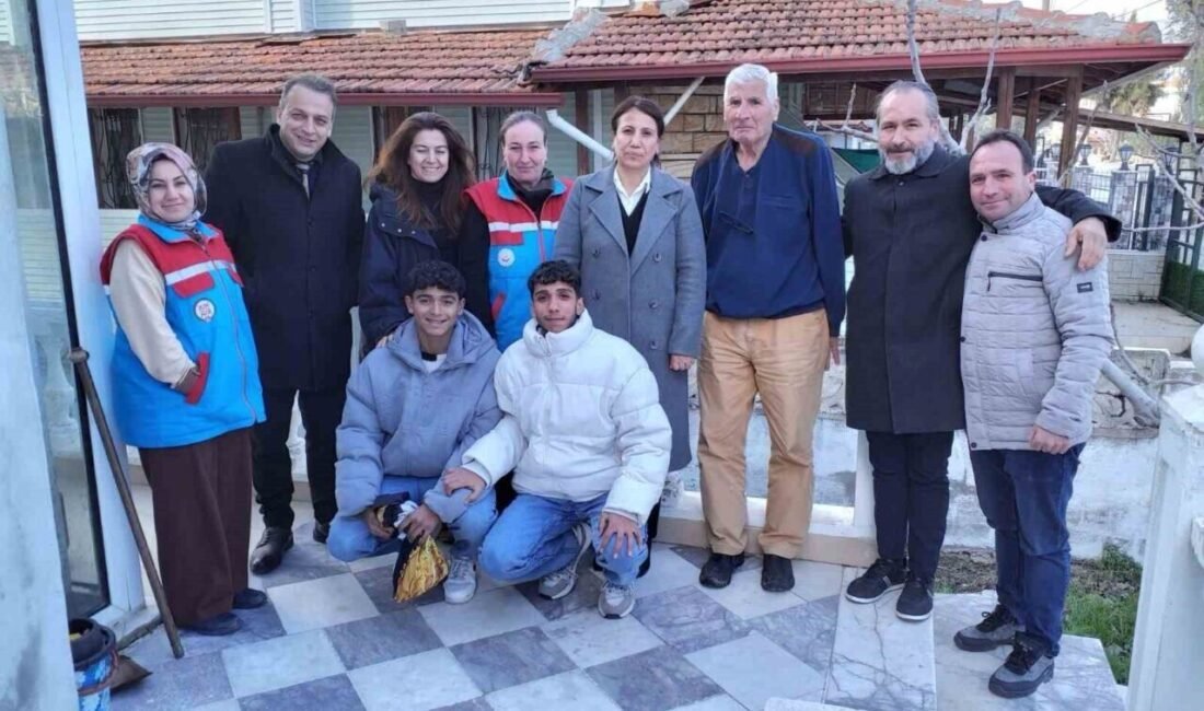 İzmir’de kapsamında meslek liseli öğrenciler ihtiyaç sahiplerinin evine giderek kişisel
