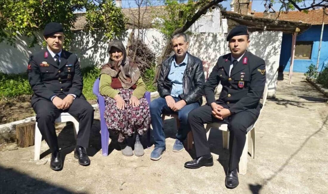 Aydın’ın Köşk ilçesinde jandarma ekipleri Kıbrıs Gazisi Mustafa Şenol’un eşi