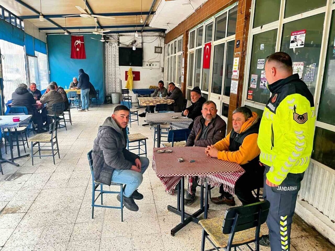 Jandarmadan vatandaşlara trafik eğitimi