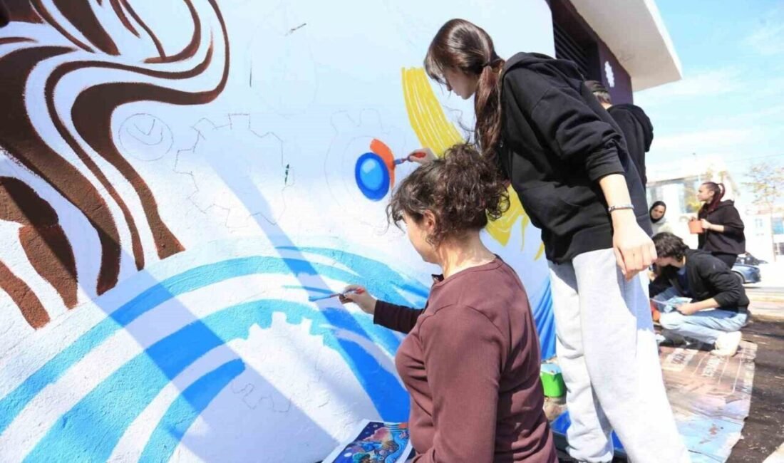Antalya’nın Kepez ilçesinde trafo binası 8 Mart Dünya Kadınlar Günü