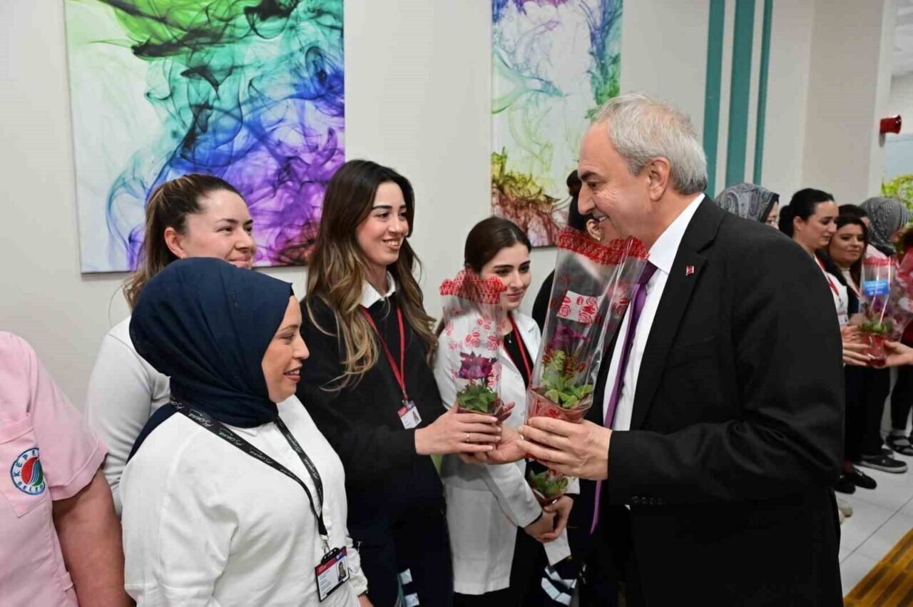 Kocagöz, sağlık çalışanlarının 14 Mart Tıp Bayramı’nı kutladı