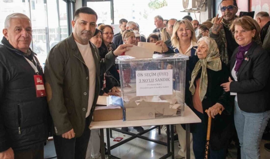 Kuşadası’nda Cumhuriyet Halk Partisi’nin (CHP) cumhurbaşkanı adayını belirlemek için yaptığı