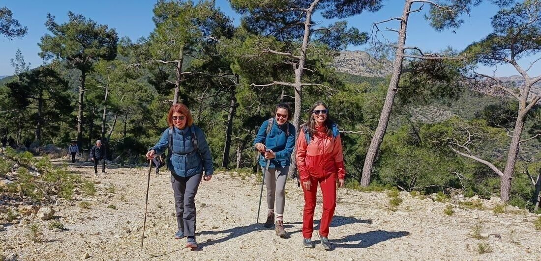 Aydın’ın Kuşadası ilçesindeki profesyonel turist rehberleri Latmos’un doğal güzelliklerini keşfe