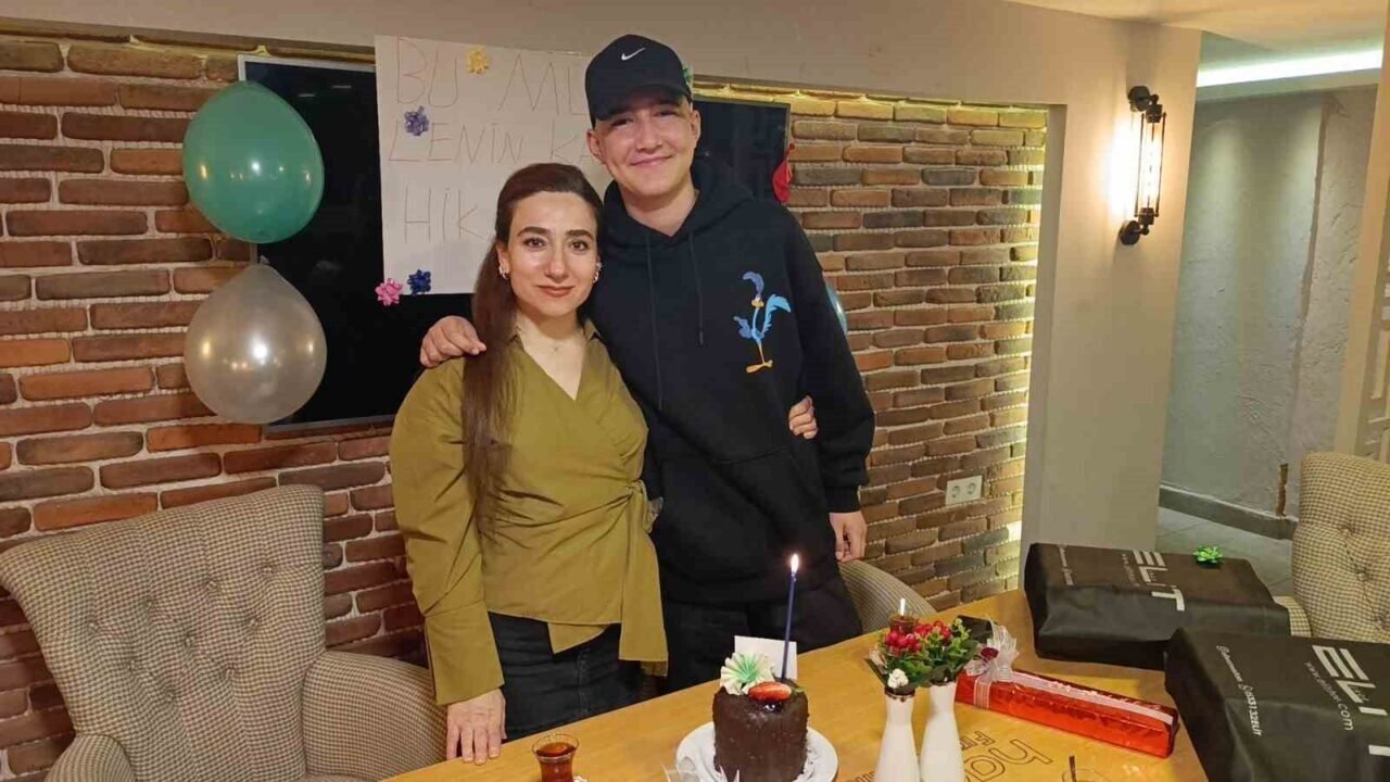 Lenf kanseriyle 3 yıldır mücadele eden gence, kanseri 3 kez yenen kadından moral pastası