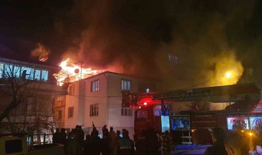 Manisa’nın Demirci ilçesinde meydana gelen yangında bir ev zarar gördü.