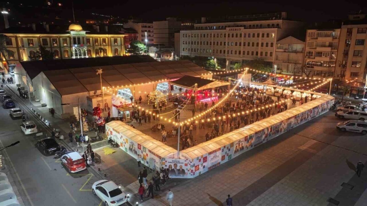 Manisalılar iftar sofrasında buluştu