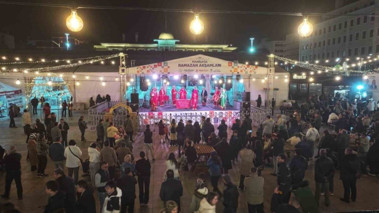 Manisalılar iftar sofrasında buluştu