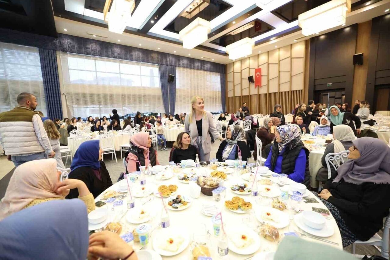 Merkezefendi’de kadınlar iftar sofrasında bir araya geldi