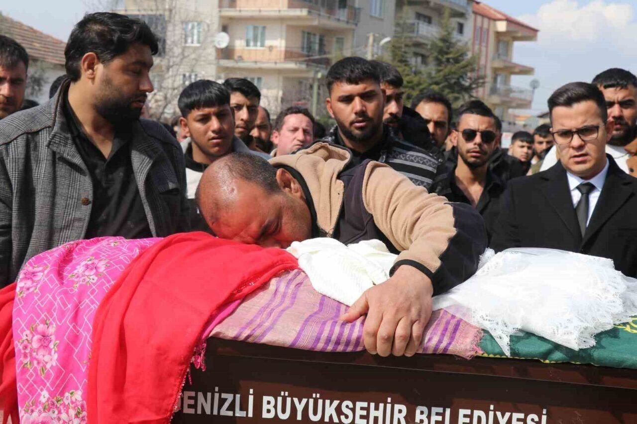 Minik Nazlı’yı son yolculuğuna tüm mahalleli birlikte uğurladı