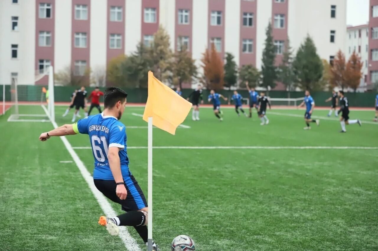 Okul Sporları Futbol Gençler grup şampiyonası Denizli’de başlıyor