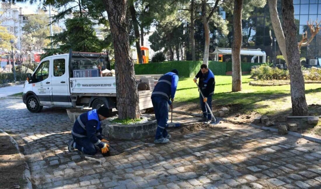 Manisa Büyükşehir Belediyesi, kent genelinde parklarda bakım ve onarım çalışmalarını