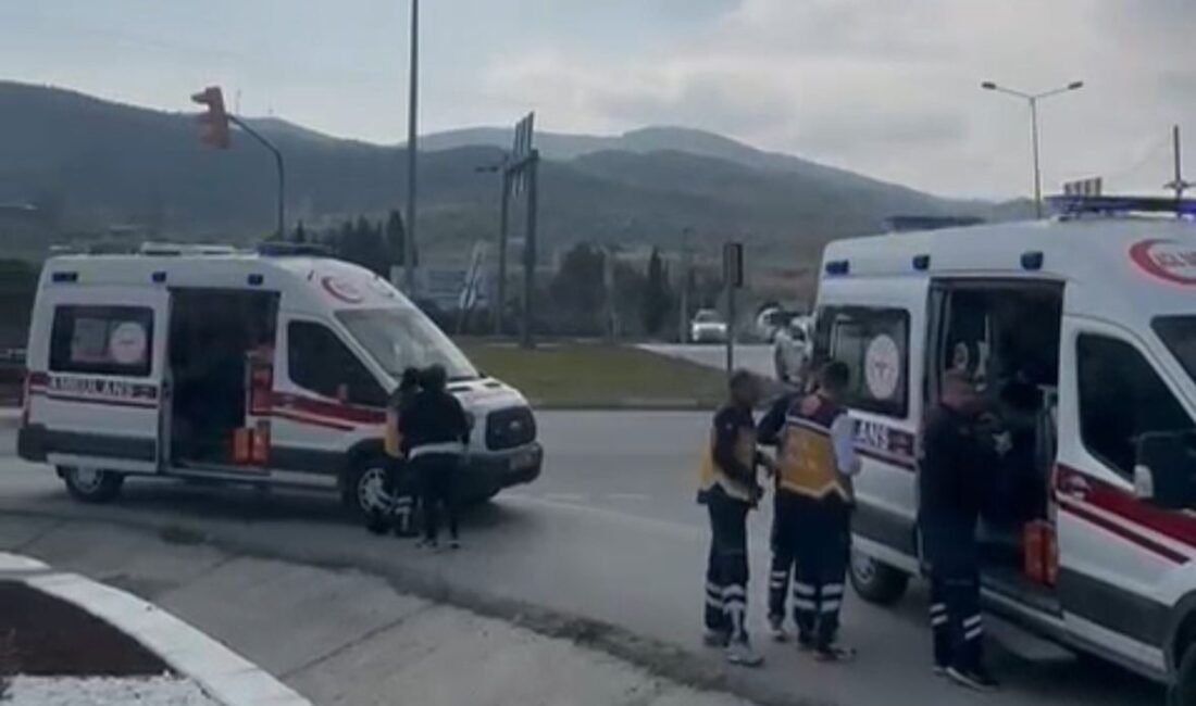 Aydın’ın Söke ilçesinde, Ağaçlı Kavşağı’nda meydana gelen trafik kazasında bir