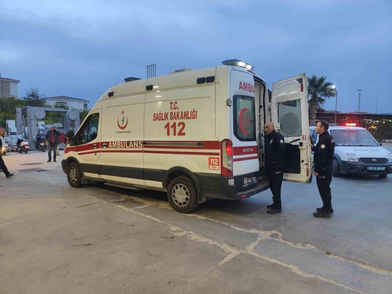 Tartıştı, kavgaya tutuştu hırsını alamadı, benzinliğe daldı