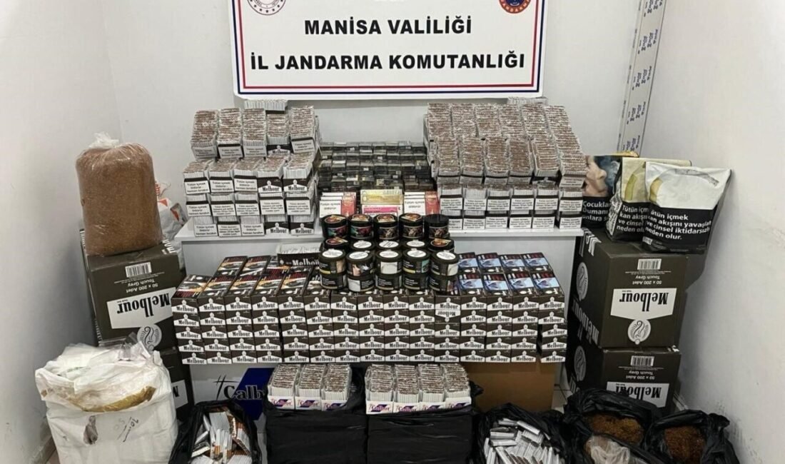 Tütün kaçakçılığıyla mücadele devam ediyor Manisa’nın Yunusemre ilçesinde jandarma ekipleri tarafından 3 şahsa ait adreslere
