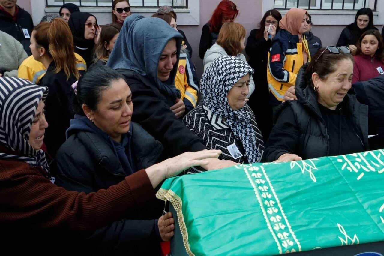 ‘Yok’ cevabını kabul etmeyen 4 kişi genç Paramediği hayattan kopardı