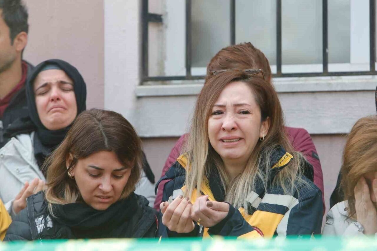 ‘Yok’ cevabını kabul etmeyen 4 kişi genç Paramediği hayattan kopardı