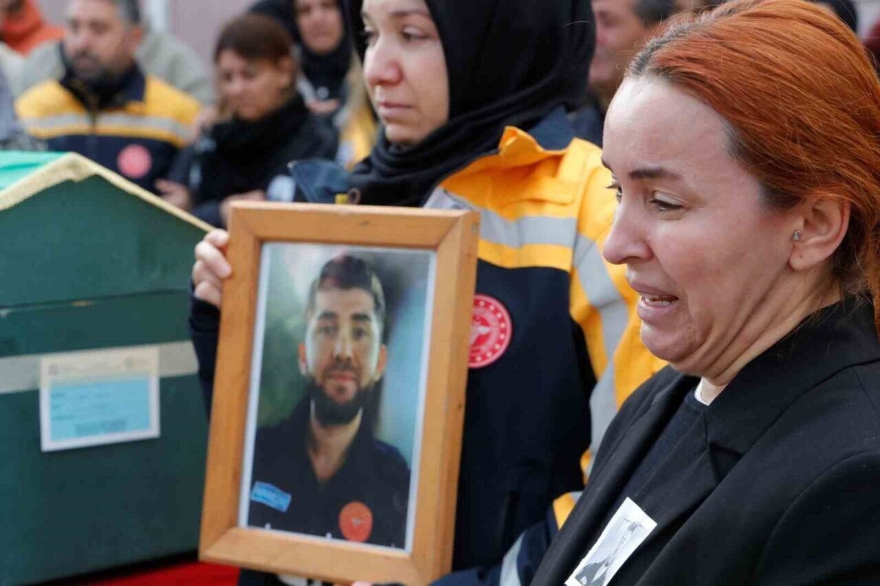 ‘Yok’ cevabını kabul etmeyen 4 kişi genç Paramediği hayattan kopardı