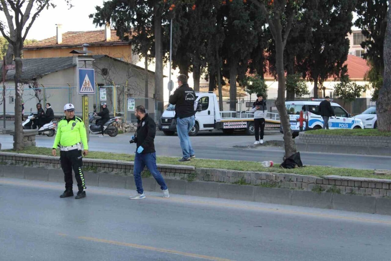 Yolun karşısına geçmek isterken otomobilin çarptığı kadın hayatını kaybetti