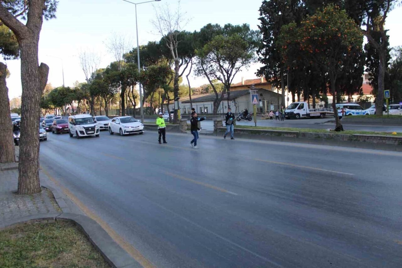 Yolun karşısına geçmek isterken otomobilin çarptığı kadın hayatını kaybetti