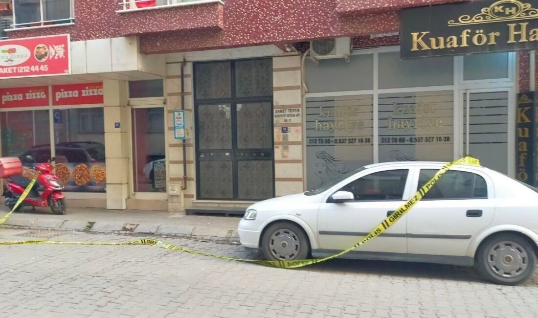 Aydın’ın Efeler ilçesinde oturduğu evin balkonundan düşen kadın yaralandı. Olay,