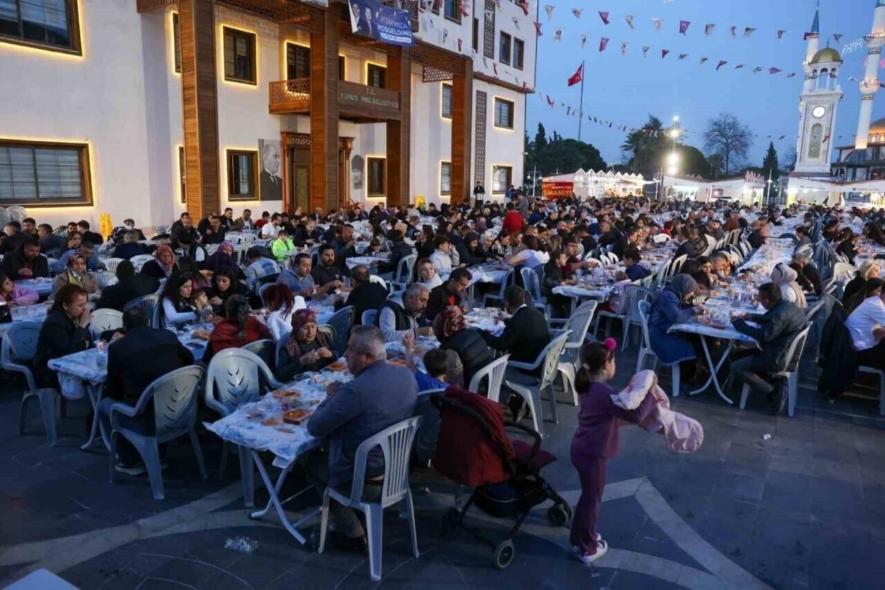 Yunusemre Belediyesi iftarda buluştu