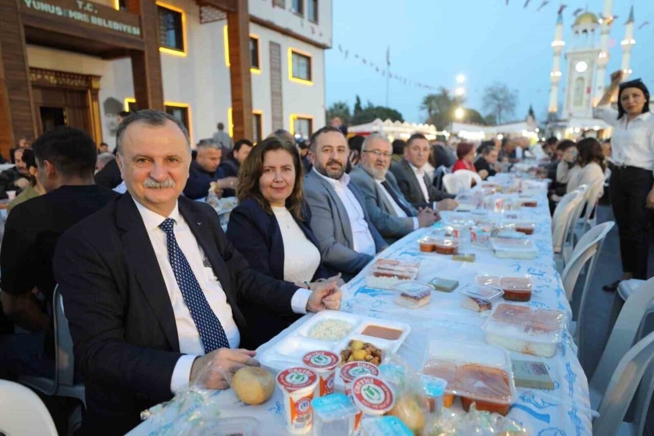 Yunusemre Belediyesi iftarda buluştu