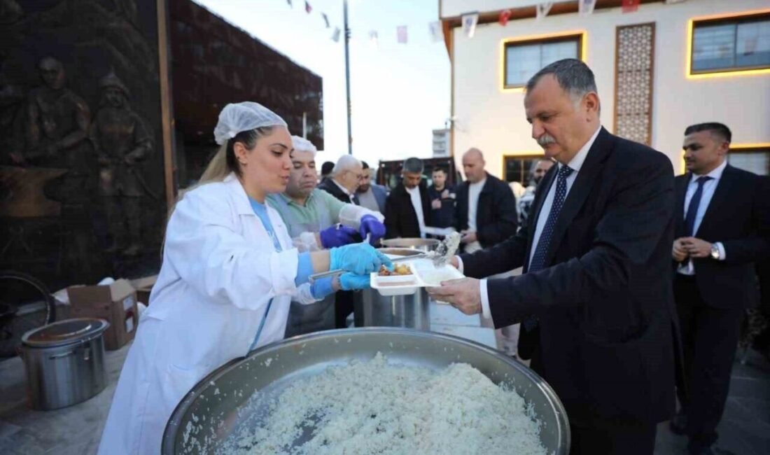 Yunusemre Belediye Başkanı Semih Balaban, Yunusemre Belediyesinde görev yapan belediye