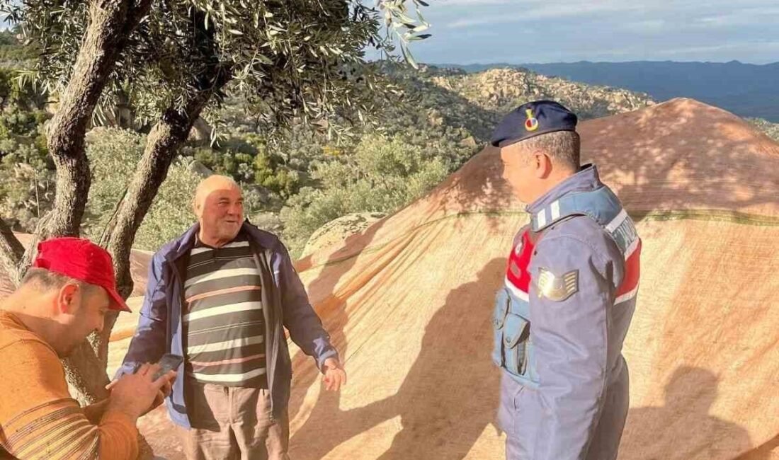 Aydın’ın Karpuzlu ilçesinde zeytin üreticilerini ziyaret eden jandarma ekipleri, üreticileri