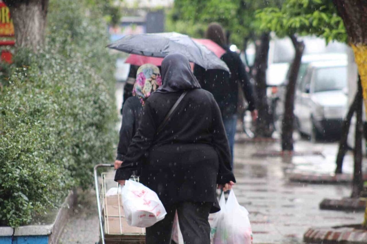 Aydın’a gök gürültülü sağanak yağış uyarısı Aydın’a gök gürültülü sağanak yağış uyarısı