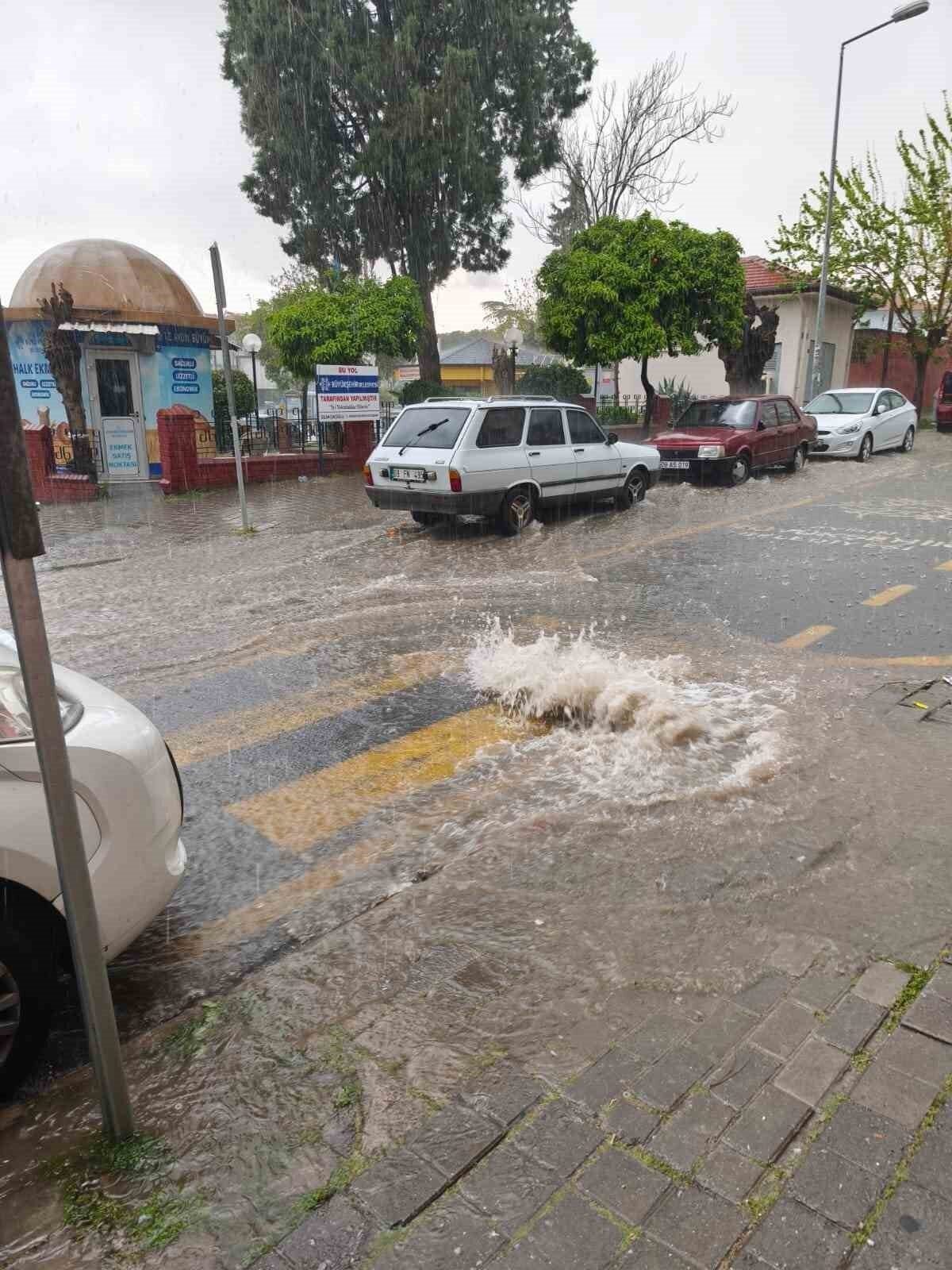 Aydın’da sağanak etkili oldu