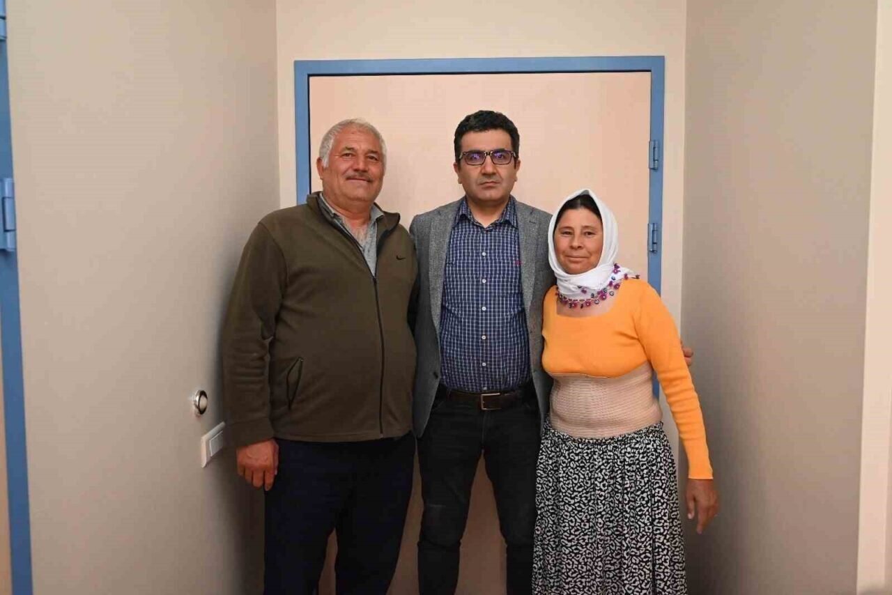 Yemek yiyemeyen kadın midesi yukarı çekilerek sağlığına kavuştu Yemek yiyemeyen kadın midesi yukarı çekilerek sağlığına kavuştu
